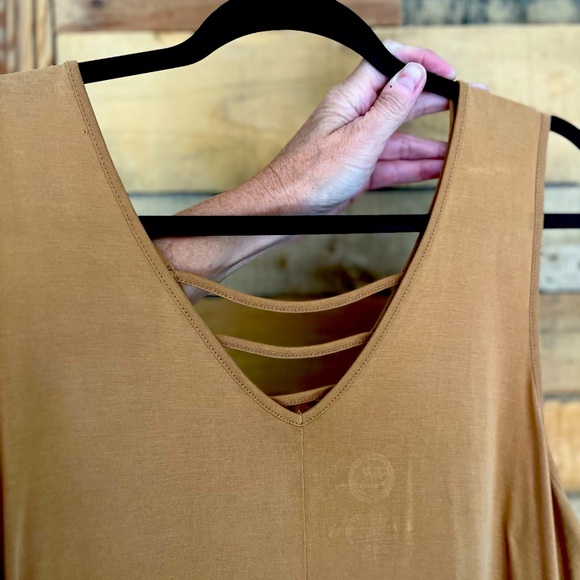 Flowy, sleeveless cotton blouse size OX - Picture 2 of 4